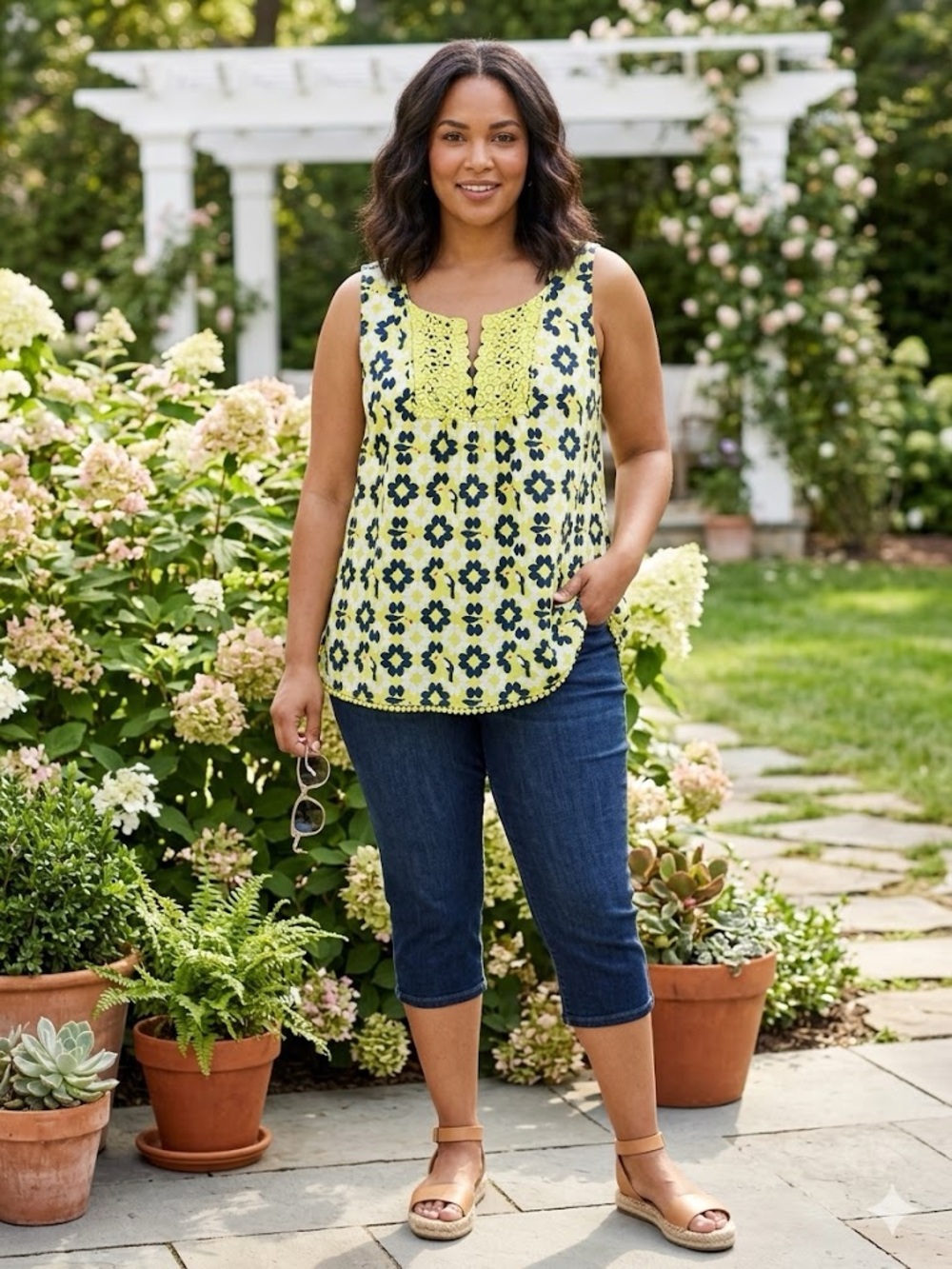 Sleeveless Yellow Navy Bird Toucan Print Crochet-Trim Tank